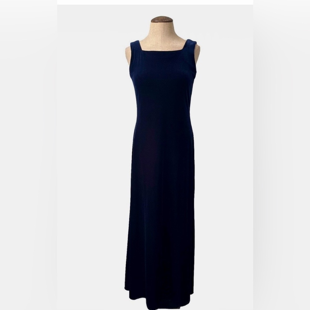 Velvet Beautiful Black Maxi Dress.
Size 4